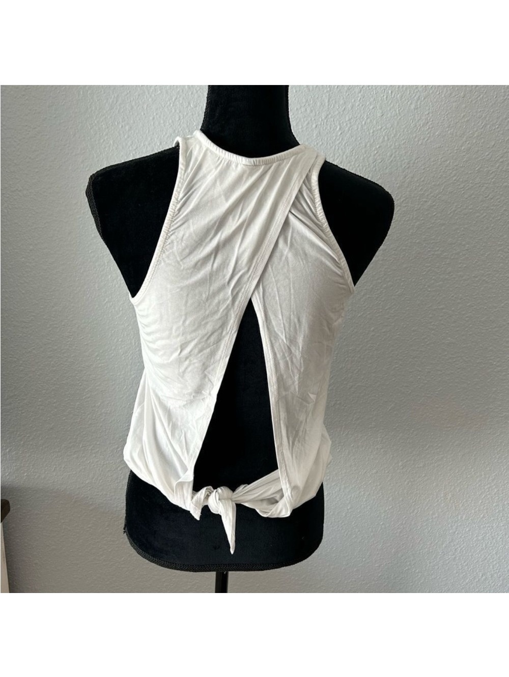 Carbon38 White Open-Back Tie Athletic Tank Top Yoga Gym Running Pilates XS - Picture 3 of 4